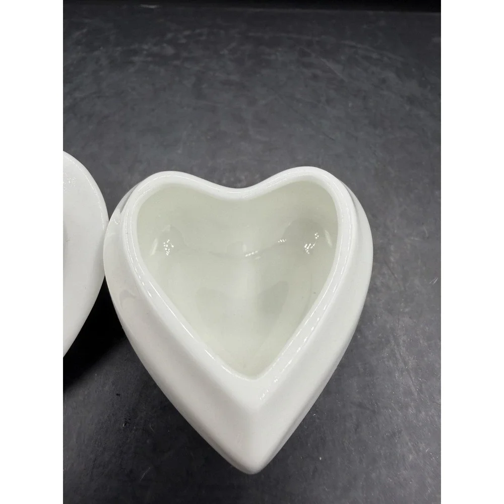 👑❤️ Staffordshire Crown Heart-Shaped Trinket Box with 3D Rose 🌹✨